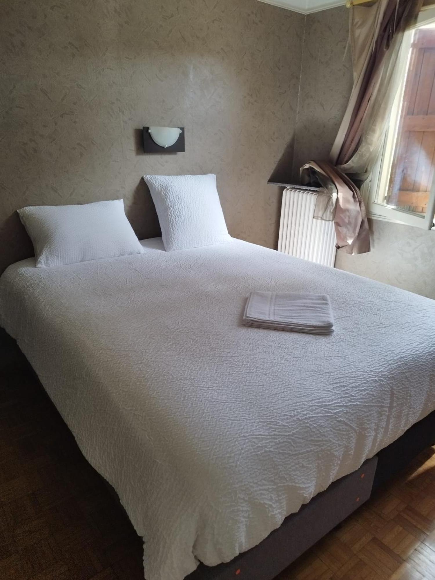 Appart'Hotel Des 3 Vallees Le Pied A Terre Seranon Exterior photo